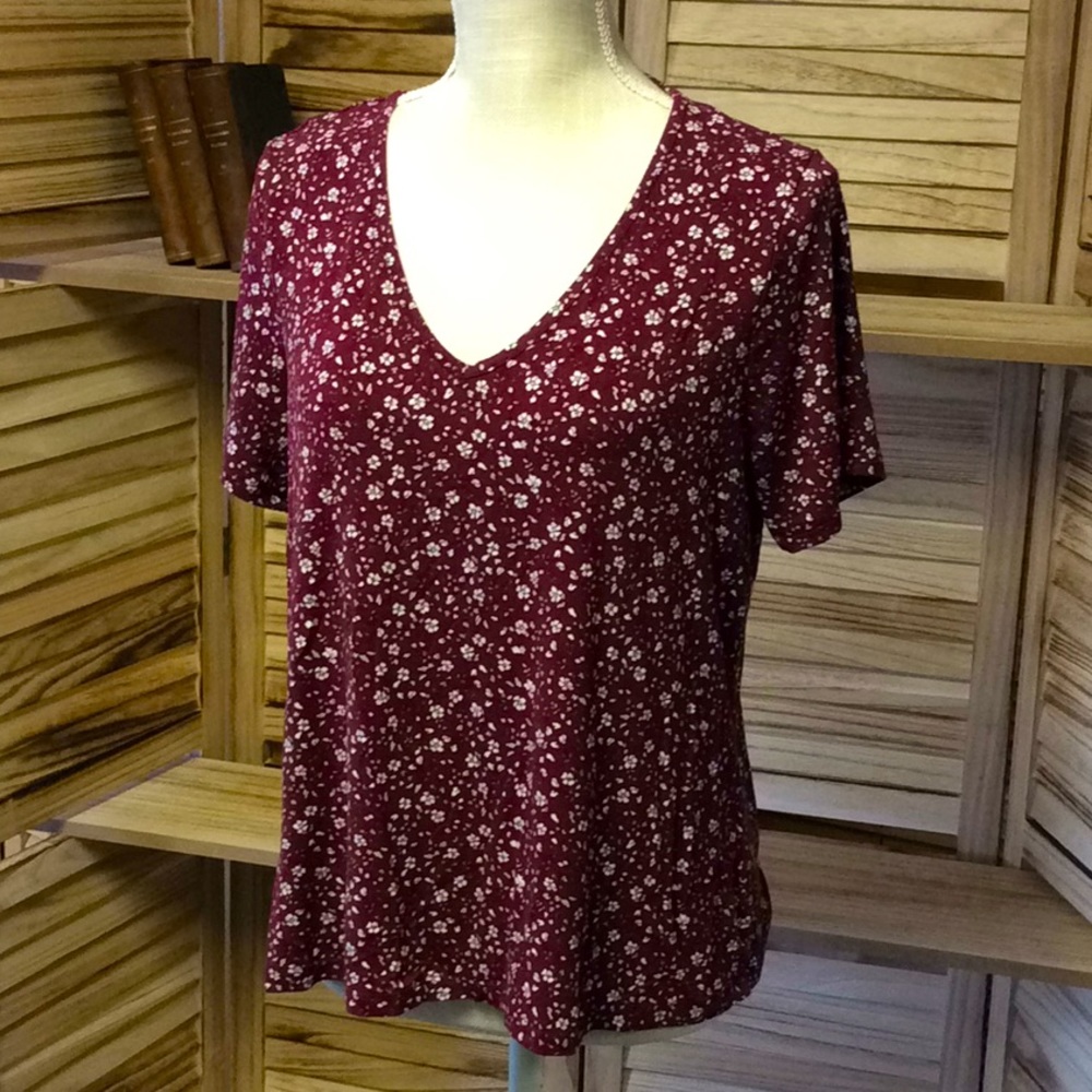 Old Navy Wine Colored t-shirt with flower pattern